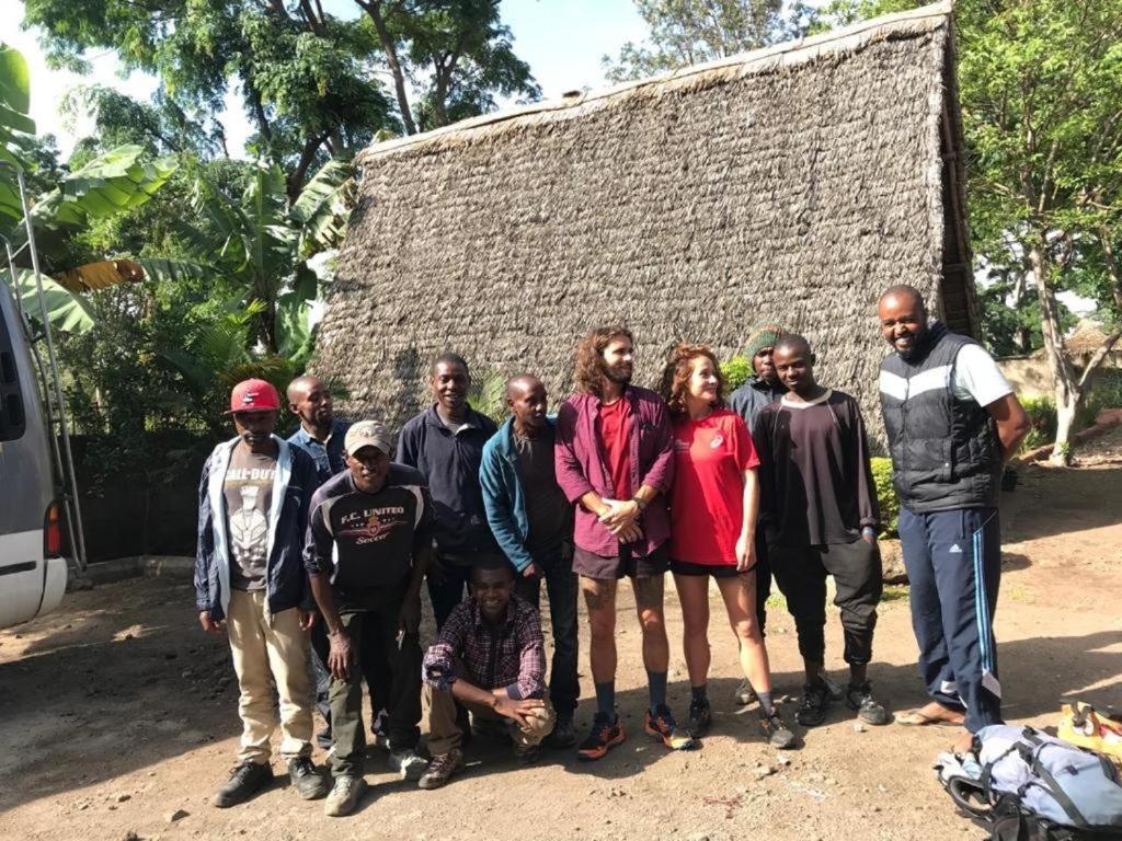 Charming Eco-Homestay Near Kilimanjaro International Airport アルーシャ エクステリア 写真