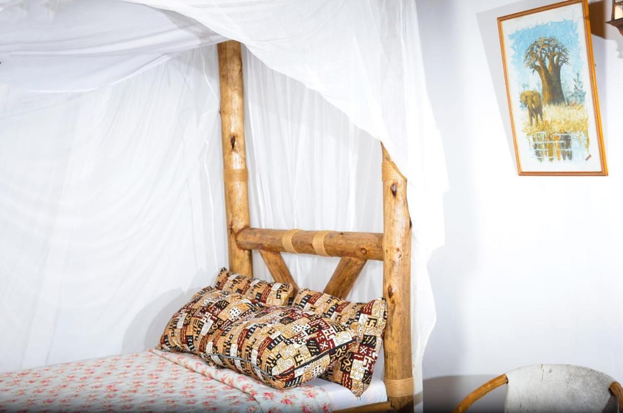 Charming Eco-Homestay Near Kilimanjaro International Airport アルーシャ エクステリア 写真