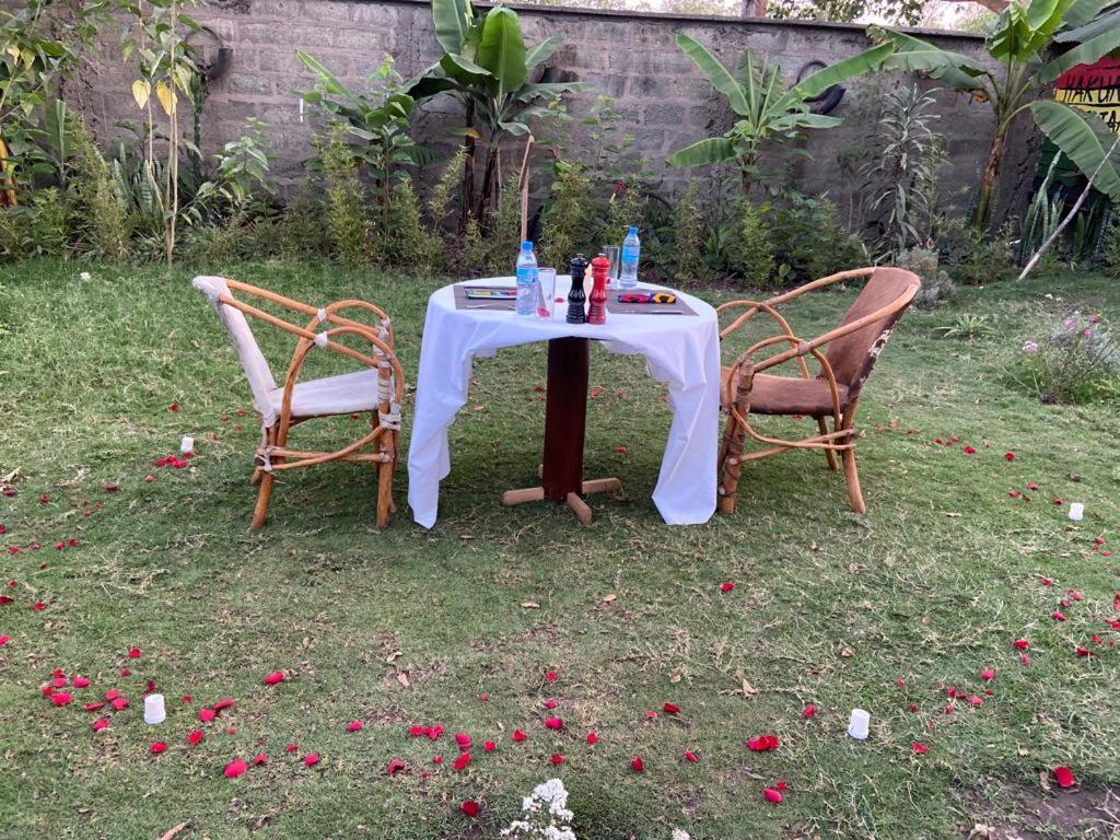 Charming Eco-Homestay Near Kilimanjaro International Airport アルーシャ エクステリア 写真
